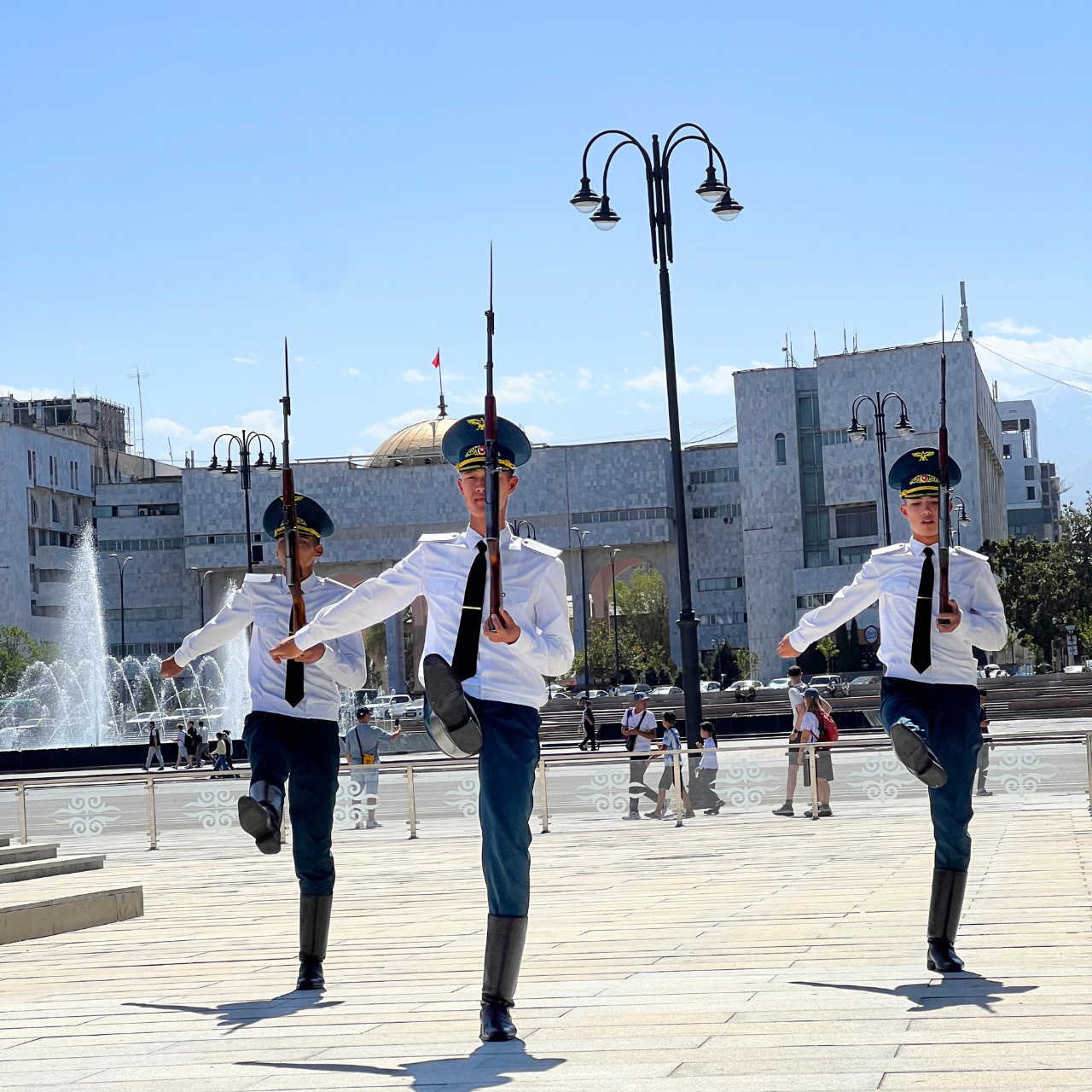 Bishkek: Private City Tour with Local Guide & Snacks